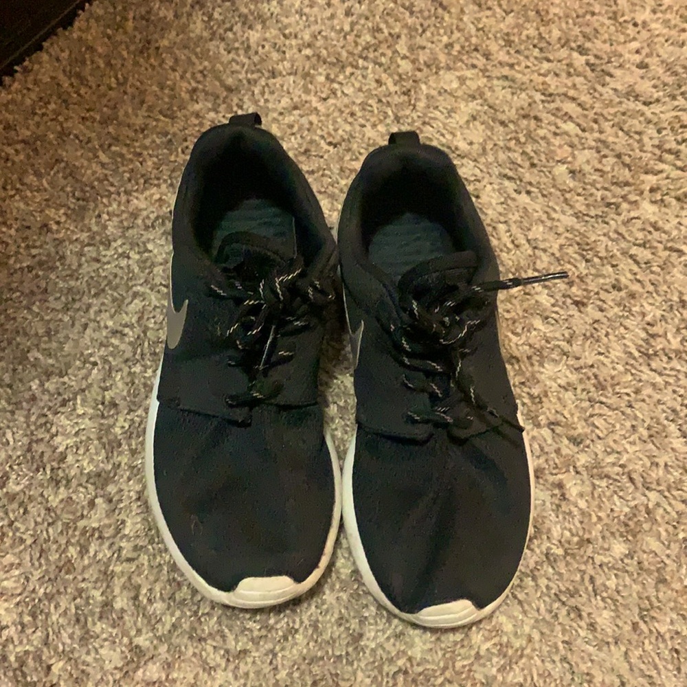Black Nike Roshe Ones